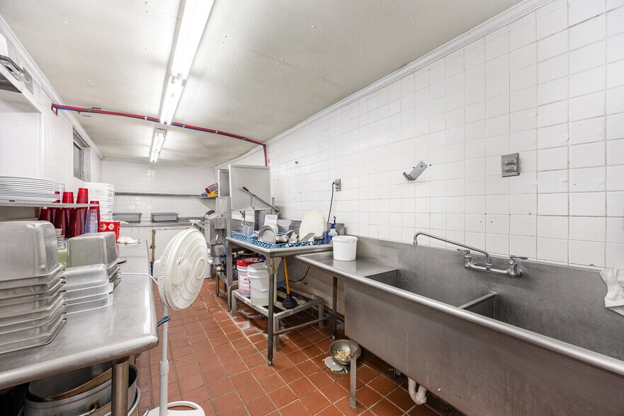More Photos Of 8850 Statesville Blvd, Cleveland Restaurant For Sale
