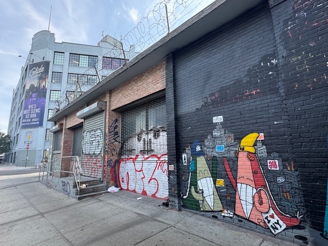 Primary Photo Of 1274 Flushing Ave, Brooklyn Warehouse For Lease