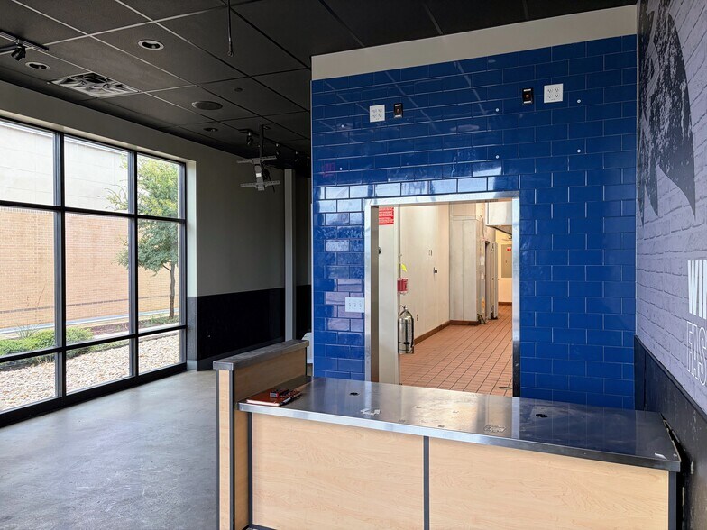 More Photos Of 5325 McPherson Blvd, Fort Worth Unknown For Lease
