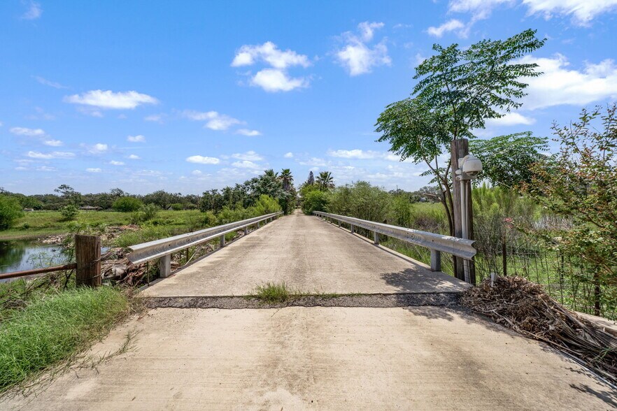 More Photos Of 1551 N Windy Knoll Dr, Devine Land For Sale
