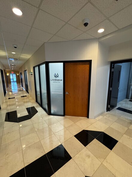 More Photos Of 822 Kumho Dr, Fairlawn Medical For Sale