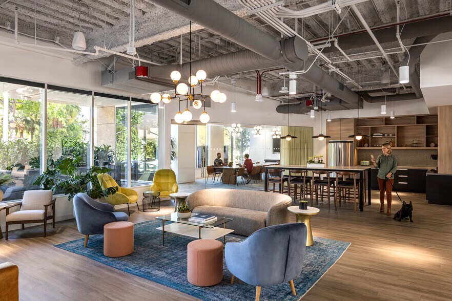 More Photos Of 345 N Maple Dr, Beverly Hills Office For Lease