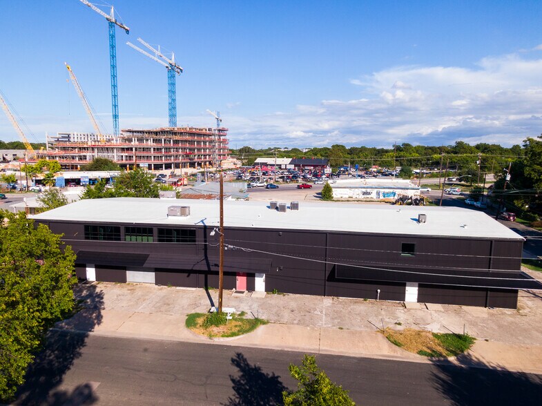 More Photos Of 3700 Thompson St, Austin Loft Creative Space For Lease