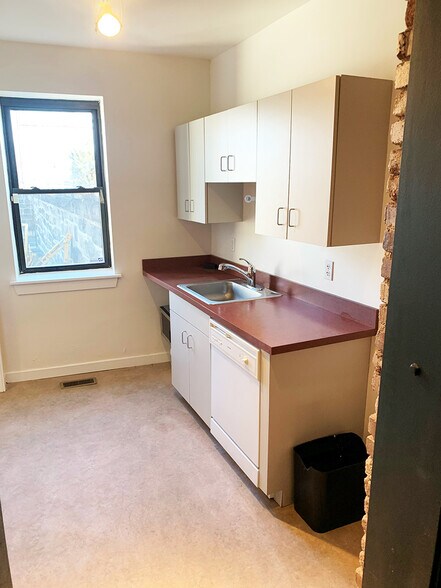 More Photos Of 300 Martin Luther King Blvd, Wilmington Office For Lease