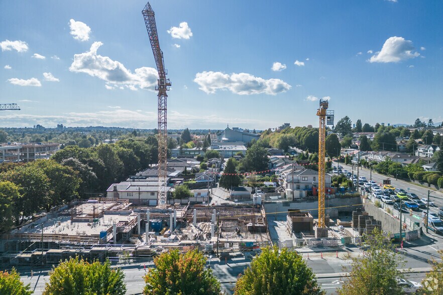 More Photos Of 2453 Renfrew St, Vancouver Apartments For Lease