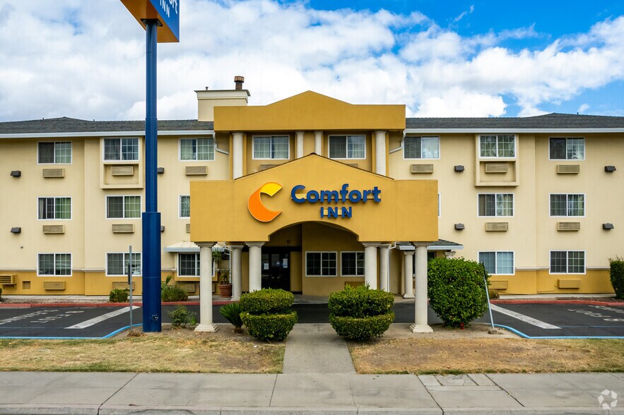 More Photos Of 2025 W Orangeburg Ave, Modesto Hotel For Sale