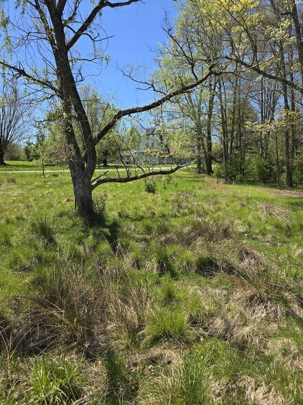 More Photos Of 24 Washington Lake Rd, Yulan Specialty For Sale