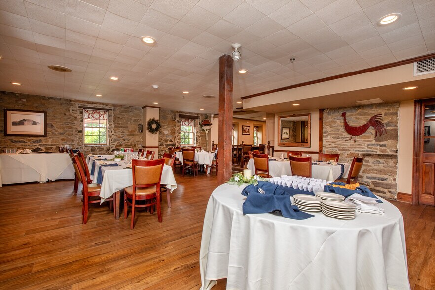 More Photos Of 1005 Horsham Rd, North Wales Hotel For Sale