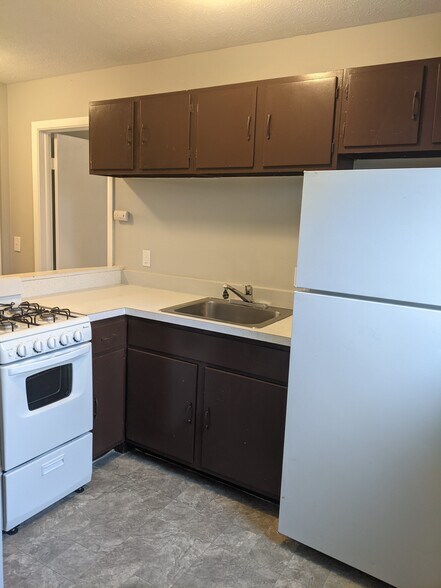 More Photos Of 1833-1845 E 31st St, Lorain Apartments For Sale