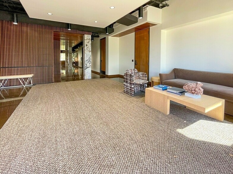 More Photos Of 3901 Manhattan Dr, Tyler Office For Lease