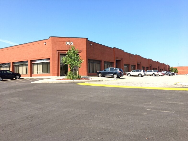 More Photos Of 335 Admiral Blvd, Mississauga Unknown For Lease