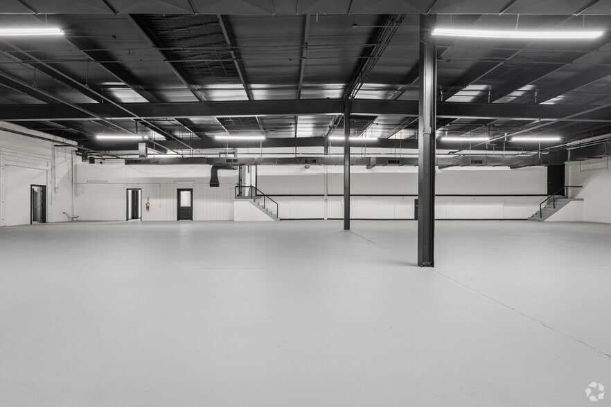 More Photos Of 2810 W Saratoga St, Baltimore Warehouse For Sale
