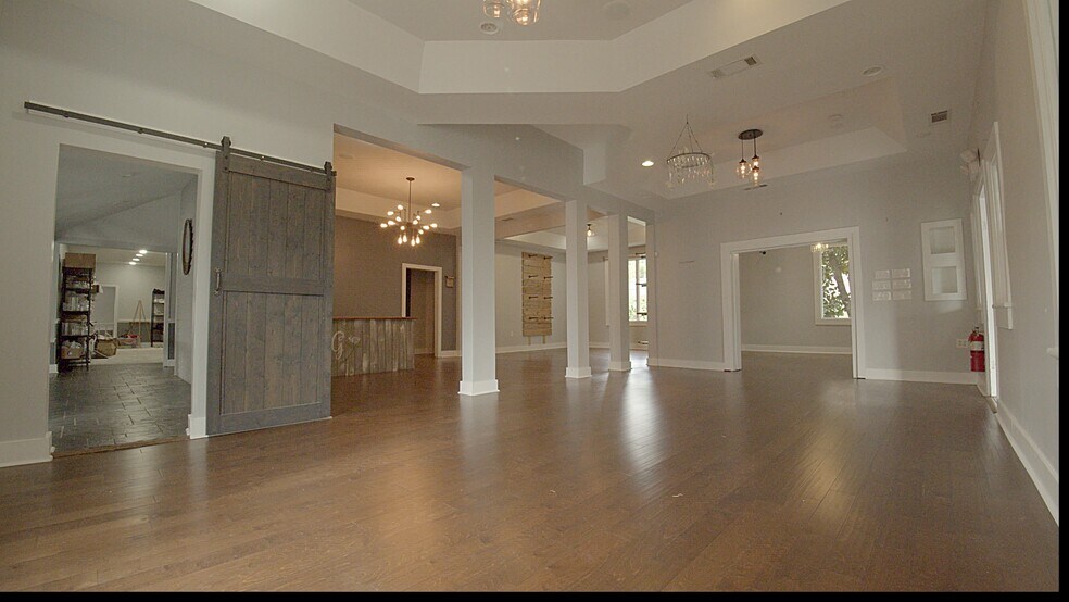 More Photos Of 5603 Main St, Flowery Branch Restaurant For Lease