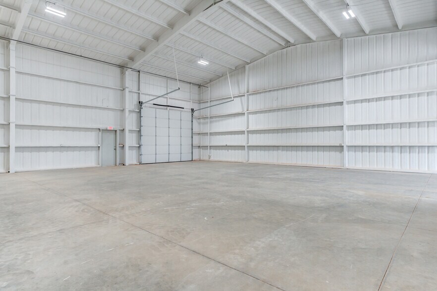 More Photos Of 3216 116th st, Lubbock Warehouse For Sale