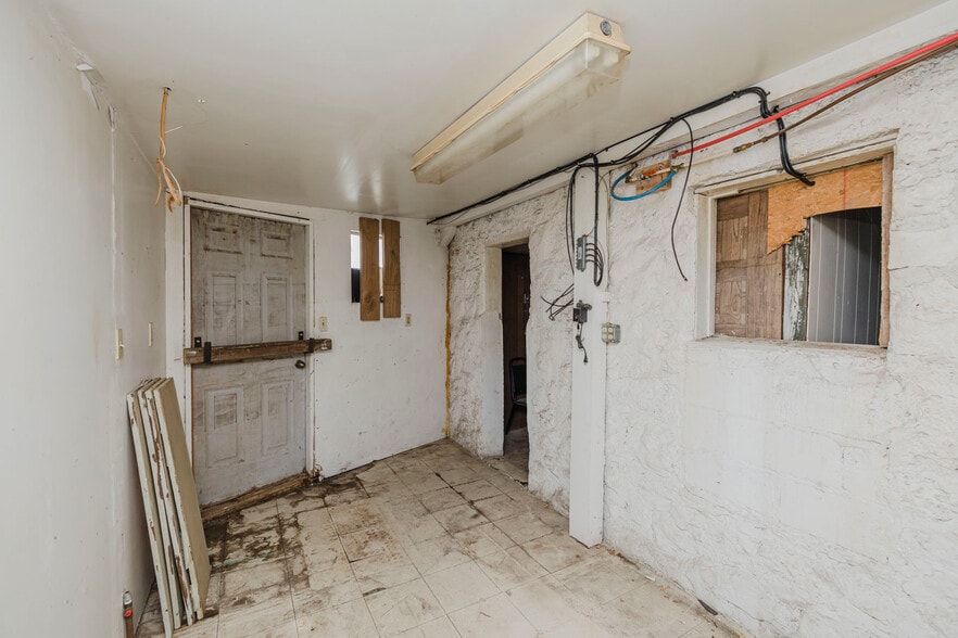 More Photos Of 1610 W 6th Ave, El Dorado General Retail For Sale