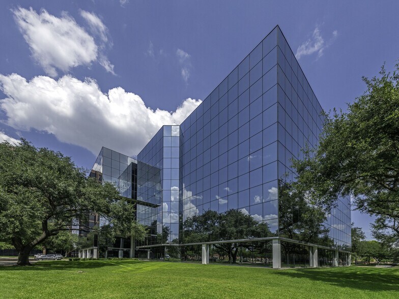 More Photos Of 2929 Briarpark Dr, Houston Office For Sale