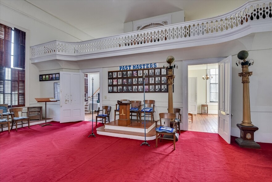 More Photos Of 205 E Liberty St, Washington Religious Facility For Sale