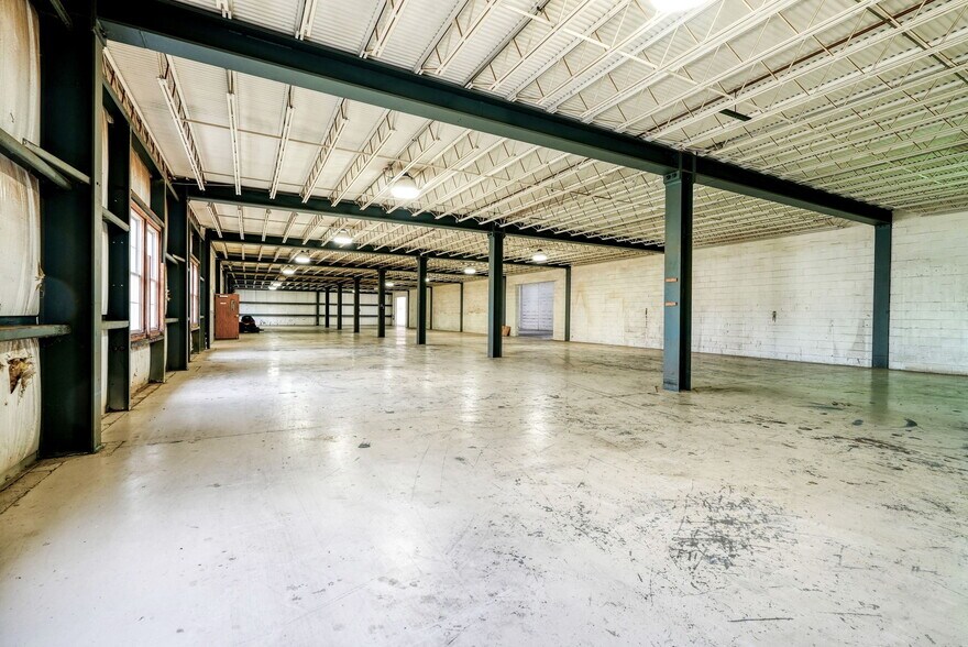 More Photos Of 2 Brewery Ln, Elverson Distribution For Lease
