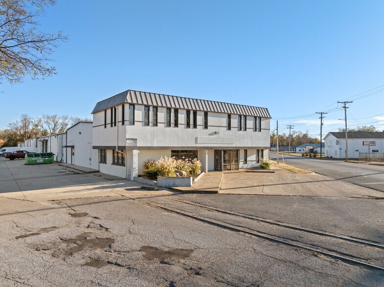 More Photos Of 103 Atlanta Ave S, Sheffield Warehouse For Sale