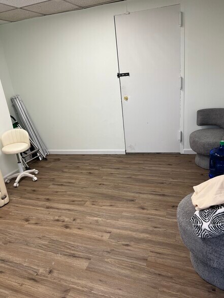 More Photos Of 92-29 Queens Blvd, Rego Park Apartments For Sale