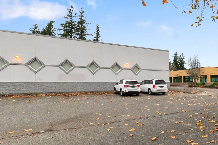 More Photos Of 3227 Northwest Ave, Bellingham Drugstore For Lease