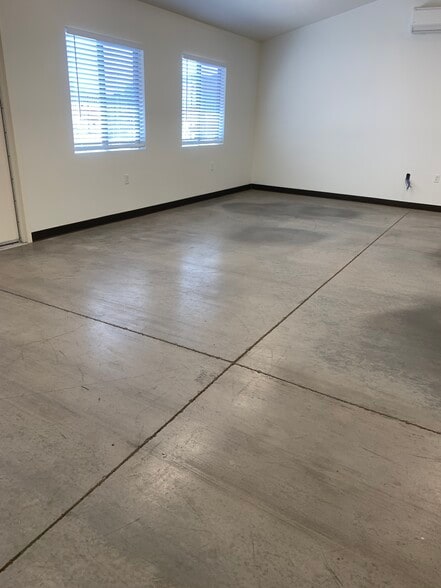 More Photos Of 8182 S Camino De Cafe, Tucson Distribution For Lease