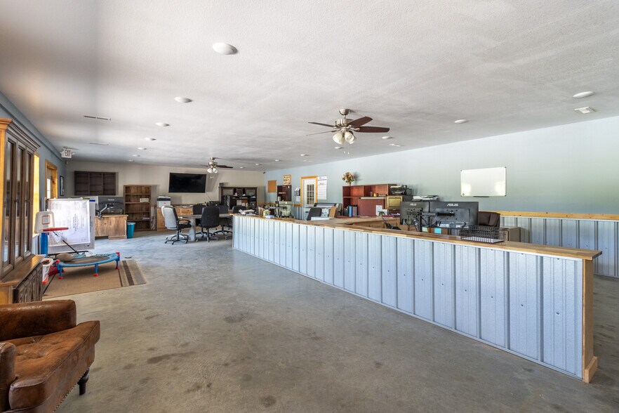 More Photos Of 10516 Highway 58, Ooltewah General Retail For Sale