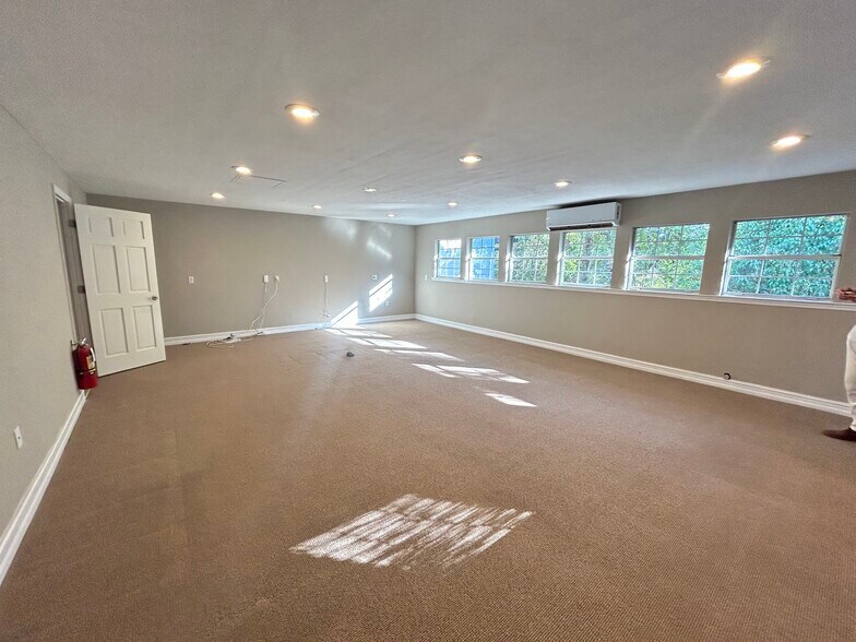 More Photos Of 1680-1684 Metropolitan Cir, Tallahassee Loft Creative Space For Lease