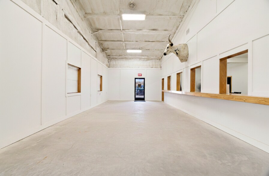 More Photos Of 3536 US Highway 82 E, Paris Specialty For Sale