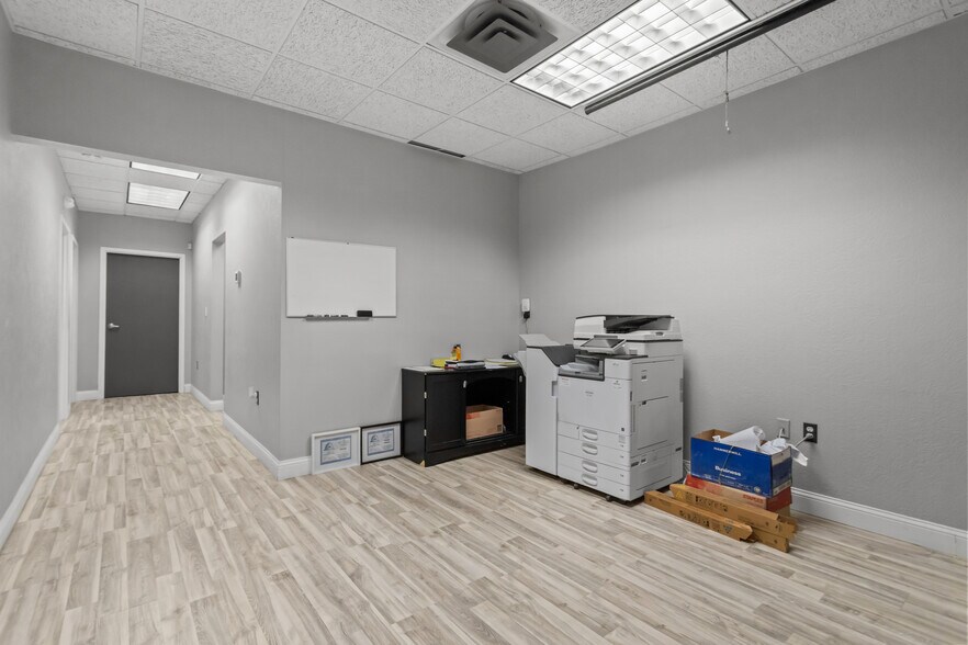 More Photos Of 2765 Albright Rd, Kokomo Office For Sale