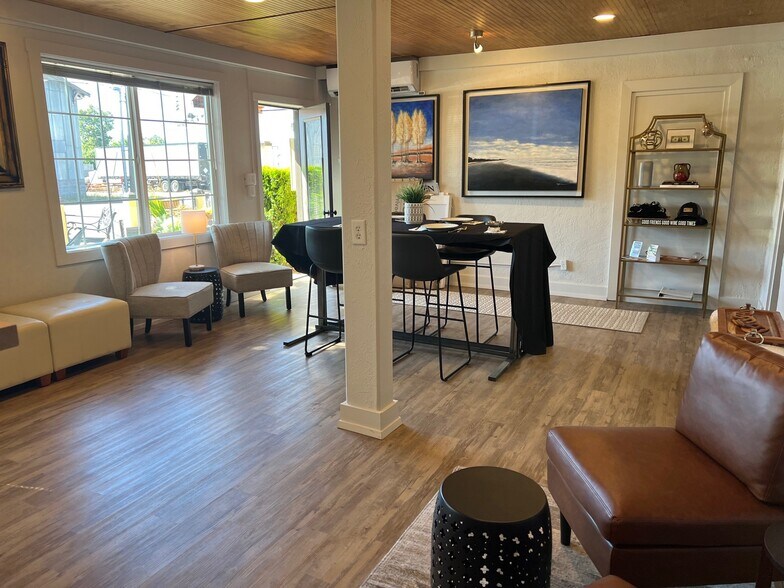 More Photos Of 258 N Kutch St, Carlton Storefront For Sale