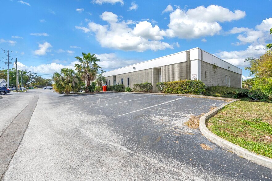 More Photos Of 9911 Seminole Blvd, Seminole Medical For Lease