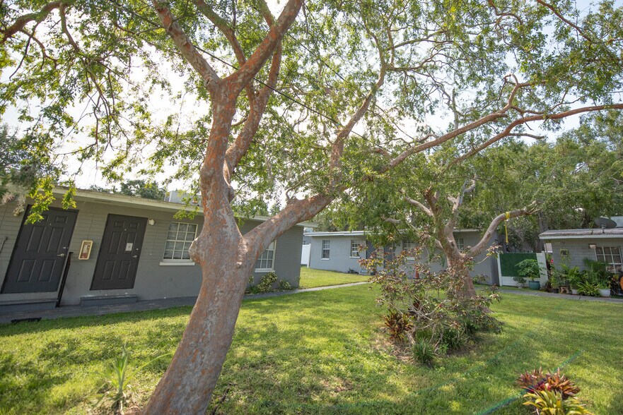 More Photos Of 1101 Tuskawilla Dr, Clearwater Apartments For Sale