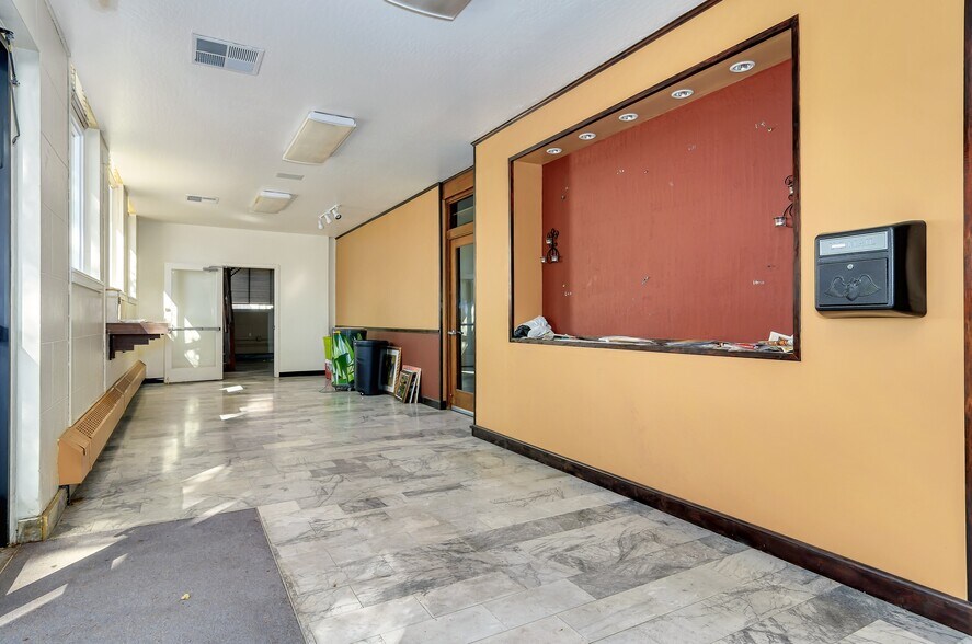 More Photos Of 415 Railroad Ave, Pittsburg Office For Sale