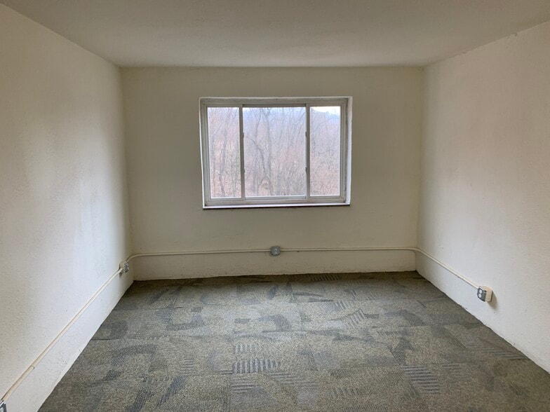 More Photos Of 620 Versailles Ave, Mckeesport Apartments For Sale