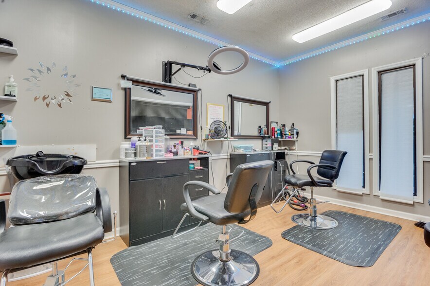 More Photos Of 411 Western Blvd, Jacksonville Medical For Lease