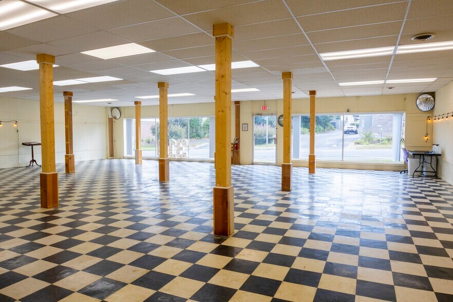 More Photos Of 316 W Main St, Manchester Storefront Retail Office For Sale