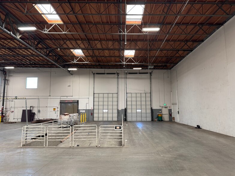 More Photos Of 21010 S Figueroa St, Carson Showroom For Sale