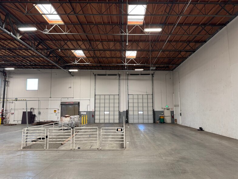 More Photos Of 21010 S Figueroa St, Carson Showroom For Sale