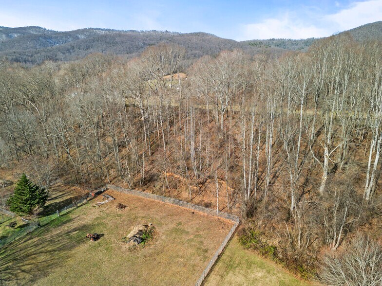 More Photos Of 2719 Highway 91, Elizabethton Showroom For Sale