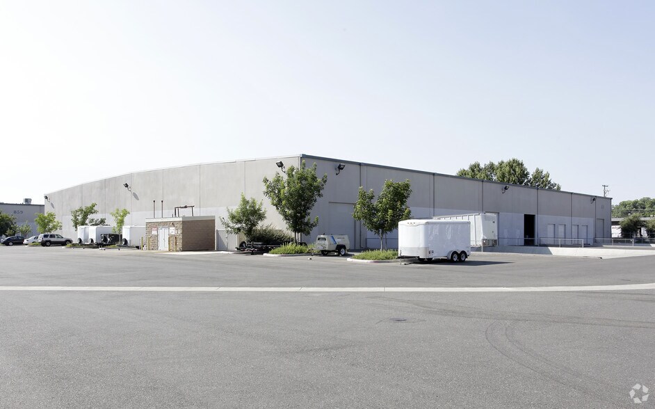 More Photos Of 839 F St, West Sacramento Warehouse For Lease