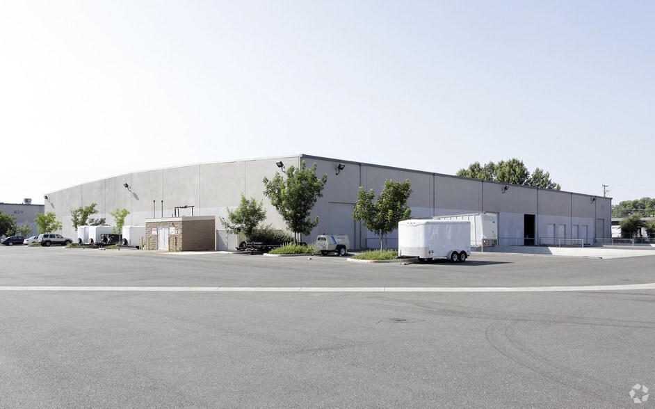 More Photos Of 839 F St, West Sacramento Warehouse For Sale