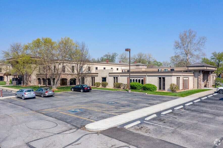 More Photos Of 10000 W 75th St, Merriam Unknown For Lease