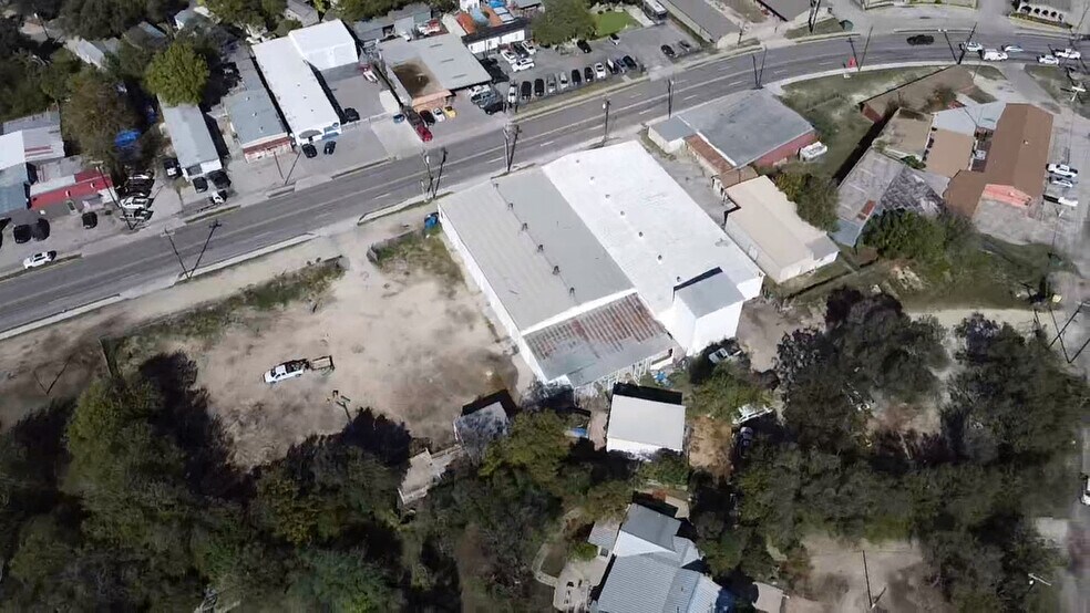 More Photos Of 2833 Roosevelt Ave, San Antonio Warehouse For Lease