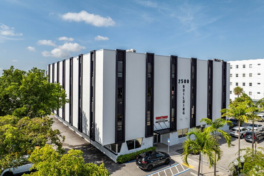 Primary Photo Of 2500 Hollywood Blvd, Hollywood Office For Lease