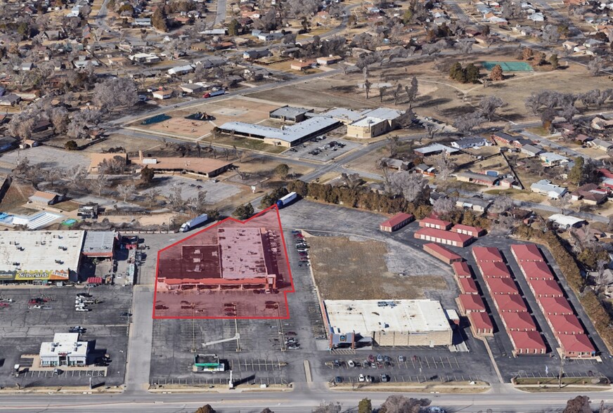 More Photos Of 2303 N Amidon St, Wichita General Retail For Sale
