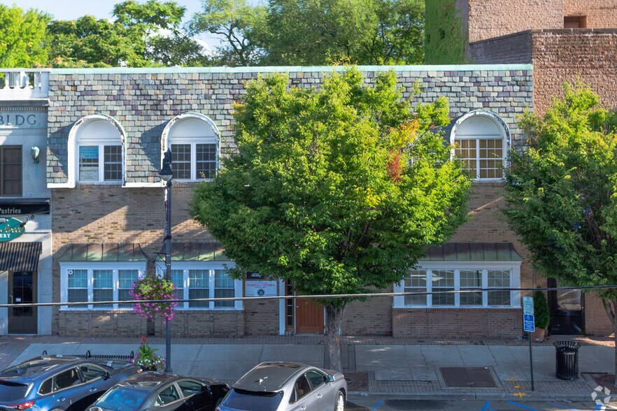 More Photos Of 55 Front St, Rockville Centre Office For Lease