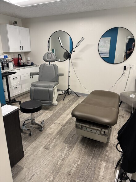 More Photos Of 1219 E Saginaw St, Lansing Medical For Lease