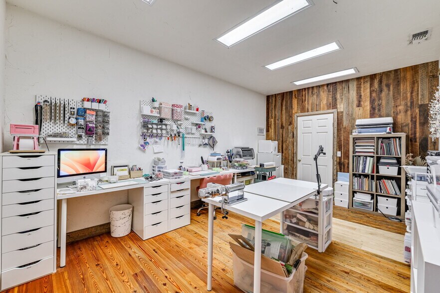 More Photos Of 2684 W US Highway 290, Fredericksburg Warehouse For Sale