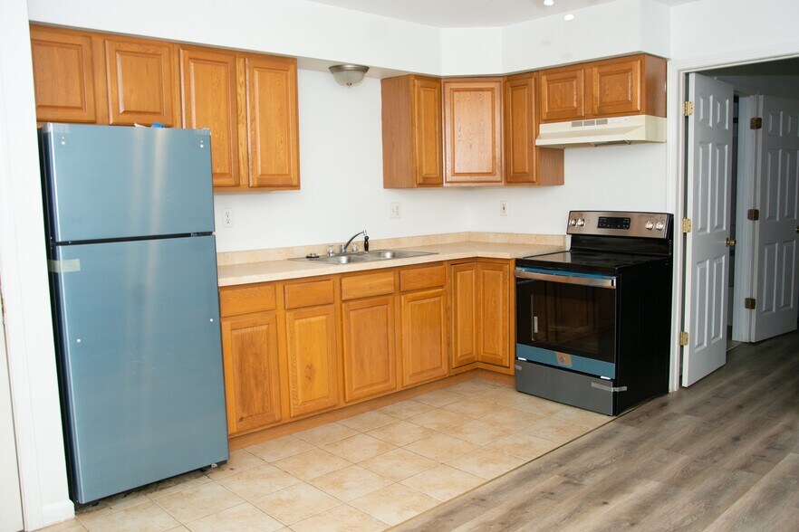 More Photos Of 314 W North St, Colchester Apartments For Sale